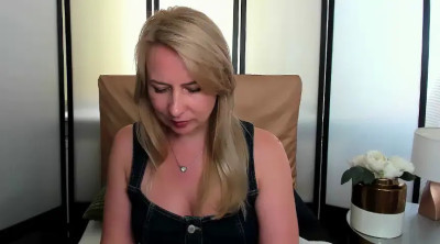 Watch LatoyaRose recorded live streams from Stripchat on 2024/08/21, Cam Archive