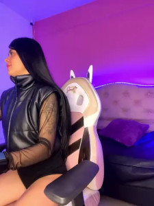 Watch Ami_Hill recorded live streams from Stripchat on 2024/08/26, Cam Archive