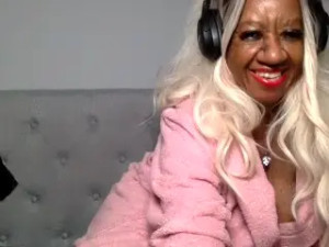 Watch BreanaDivine recorded live streams from Stripchat on 2024/09/23, Cam Archive