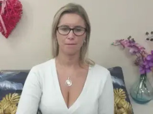 Watch DoreenSexy recorded live streams from Stripchat on 2024/10/22, Cam Archive