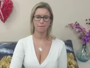 Watch DoreenSexy recorded live streams from Stripchat on 2024/10/22, Cam Archive