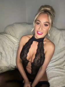 Watch NAUGHTY-FOXY-ROXY recorded live streams from Stripchat on 2024/12/16, Cam Archive