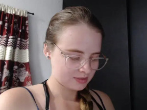 Watch HellenMiyer1111 recorded live streams from Stripchat on 2025/06/19, Cam Archive