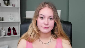 Watch kitty_valeria recorded live streams from Stripchat on 2025/08/04, Cam Archive