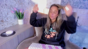 Watch liannaa_ recorded live streams from Stripchat on 2025/08/04, Cam Archive