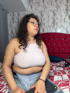 Watch larissa_antonella recorded live streams from Stripchat on 2026/02/06, Cam Archive