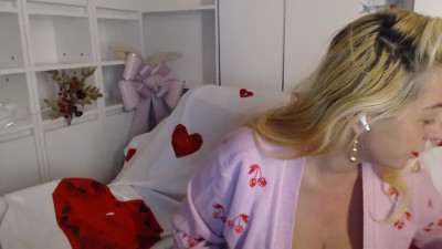 Watch karolynesyera recorded live streams from Stripchat on 2026/01/15, Cam Archive