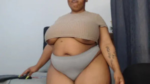 Busty-Caramel