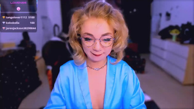 Watch littleSiyfairy recorded live streams from Stripchat on 2026/01/03, Cam Archive