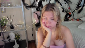 Watch sylviarussell recorded live streams from Chaturbate on 2025/12/31, Cam Archive