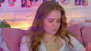 Watch selinswarovski recorded live streams from Stripchat on 2025/12/23, Cam Archive