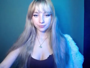 Watch LuciaYoung recorded live streams from Stripchat on 2025/12/15, Cam Archive