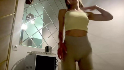 Watch gracetorrezz recorded live streams from Chaturbate on 2025/12/14, Cam Archive