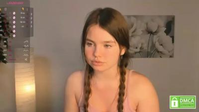 Watch SelenaHold recorded live streams from Stripchat on 2023/11/13, Cam Archive