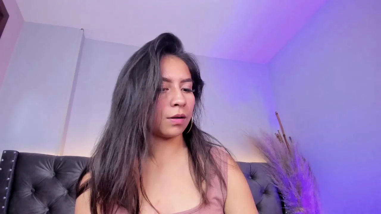 Watch zoee_clark recorded live streams from Chaturbate on 2023/12/27, Cam Archive